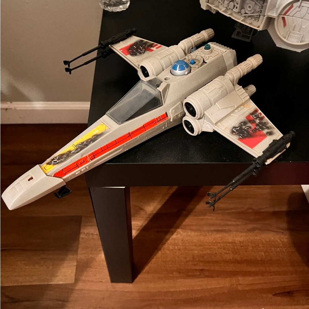 Star Wars Vintage X-Wing and At-Tt ( no vintage )